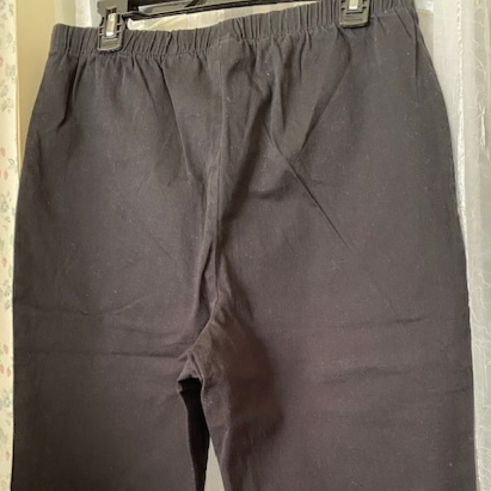 Denim & Co. Black Capri Loop Detail Leg Opening, Large - Picture 4 of 7